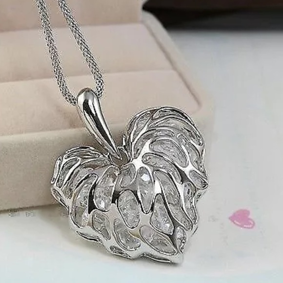 New Hollow Heart pendant w/Sterling Silver chain - Picture 8 of 8